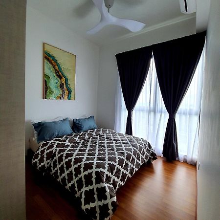 The Glass Homestay Путраджая Номер фото